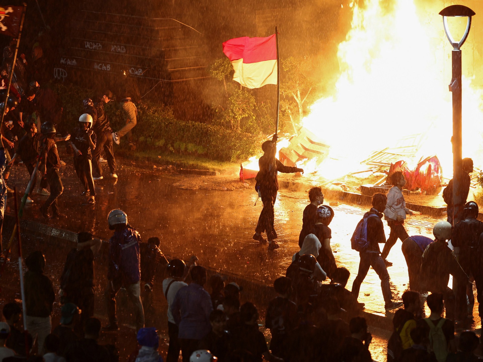 2025 08 29t140811z 1466407652 rc2zggab6kon rtrmadp 3 indonesia politics protests 1756621331.jpg