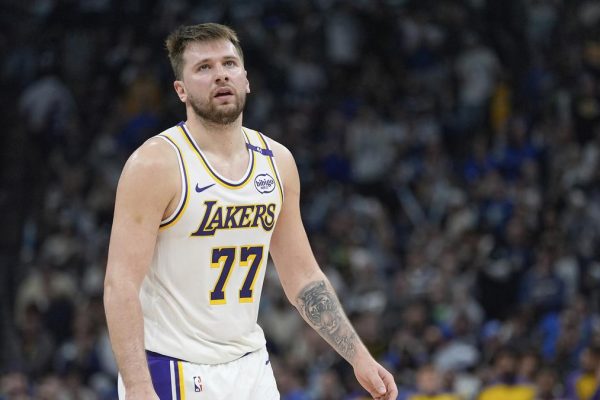 Lakers doncic extension basketball 37185.jpg
