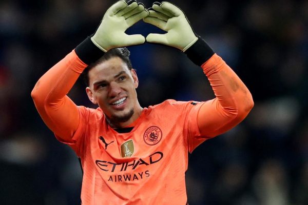 Fenerbahce signs goalkeeper Ederson from Manchester City 2025 01 29t215259z 1893643516 up1el1t1osafz rtrmadp 3 soccer champions mci clu report.jpg