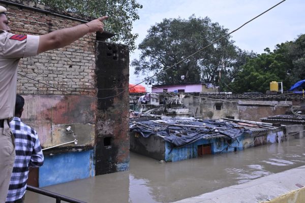31 yamuna flood 03 09 delhi.jpg