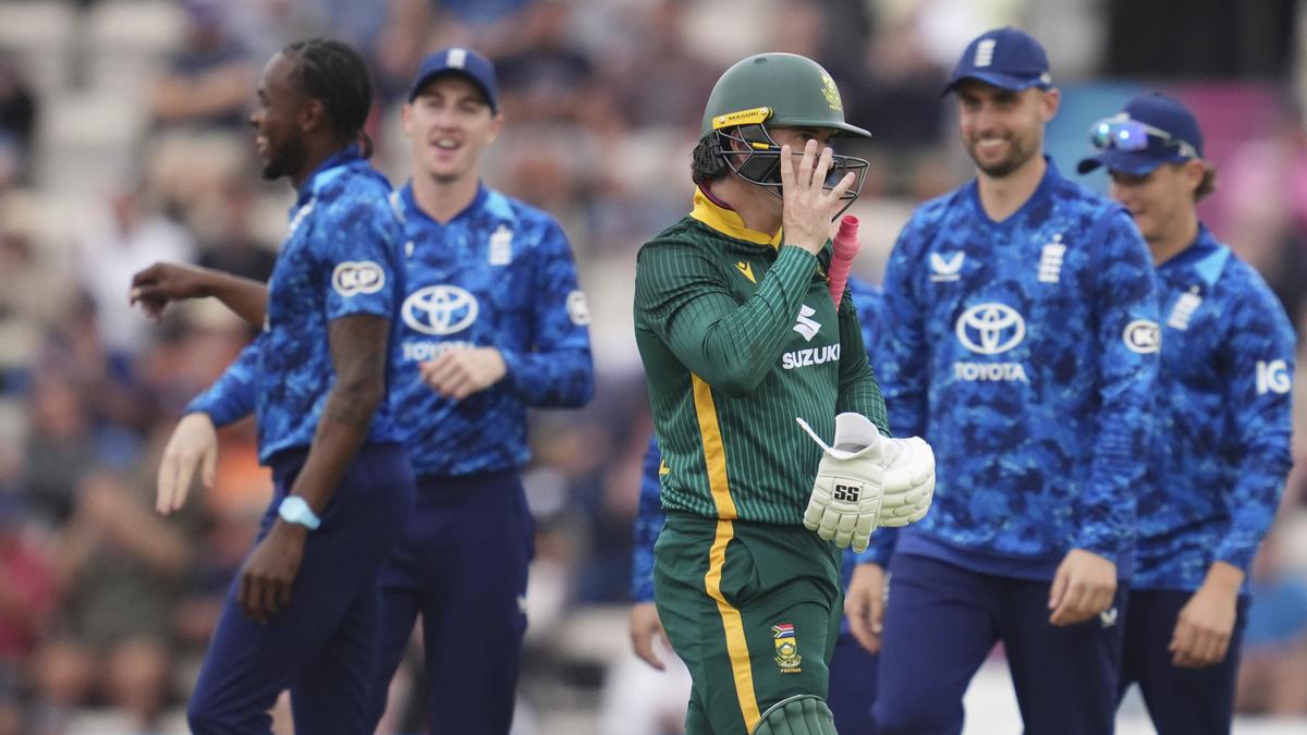 Britain cricket england south africa 80284.jpg
