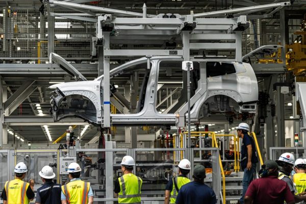 Large 64277 hmgmareveals2026ioniq9asnewestproductionvehicle.jpg