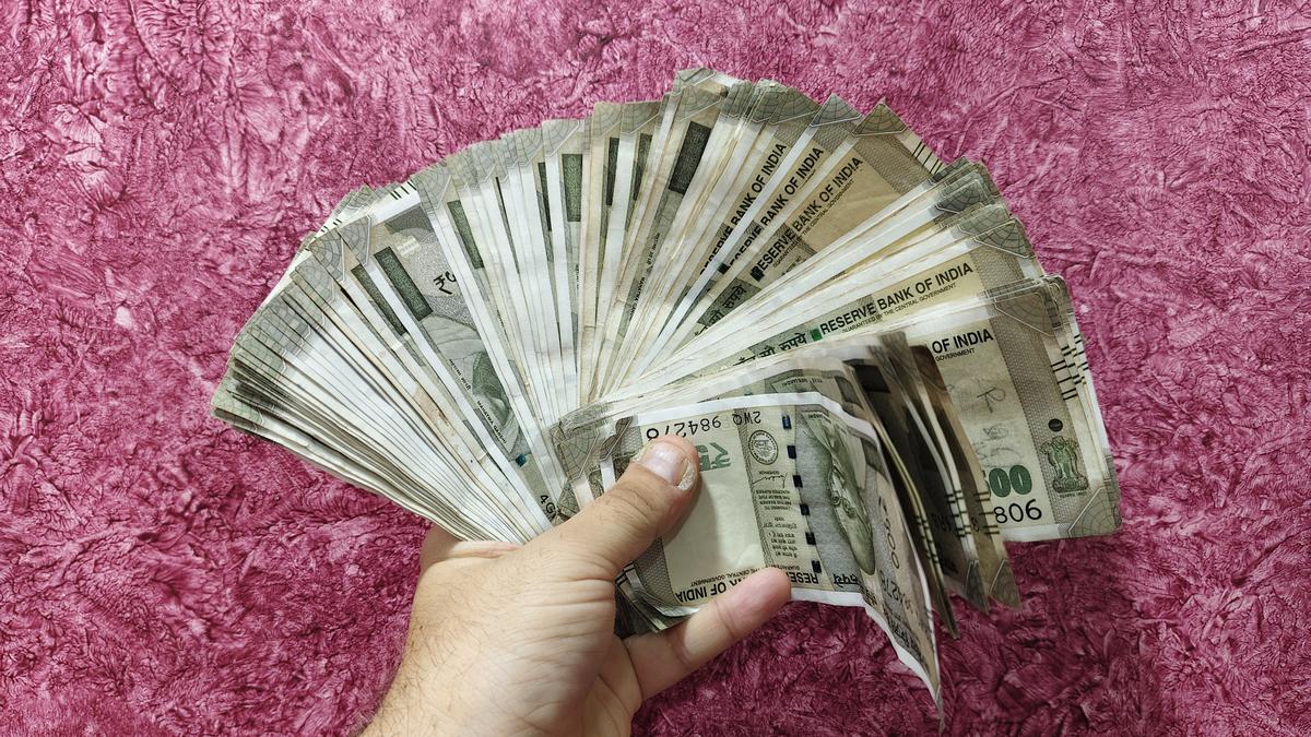 1759811225 rupee.jpg