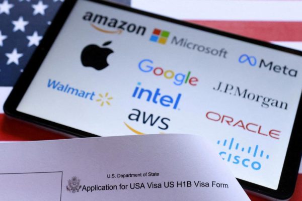 2025 09 29t215023z 929452030 rc2rzgav0ifp rtrmadp 3 usa trump visa bill.jpg