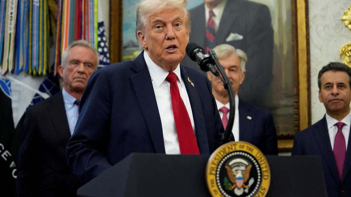 2025 10 02t100038z 725085964 rc2f2hasclkn rtrmadp 3 usa trump industry deals.jpg