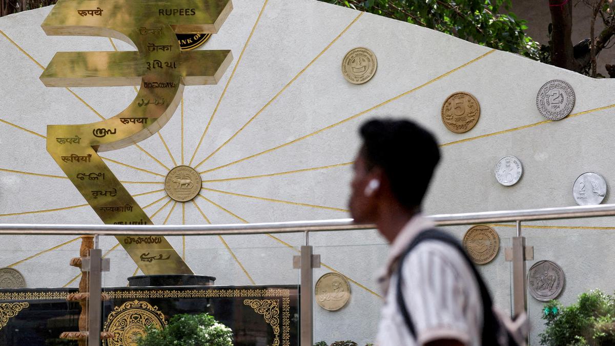 2025 10 08t075251z 468400536 rc26udag6qsi rtrmadp 3 india rupee forward premiums.jpg