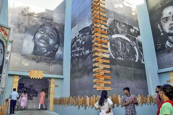 4col with pictugo3f3digt.3.jpg.jpg