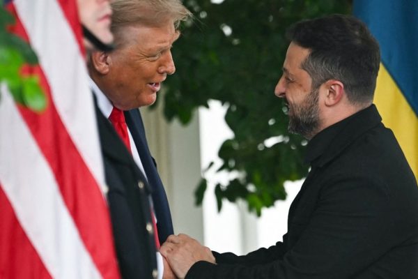Afp 20250818 69ux7bf v1 midres trumpmeetszelenskyandeuropeanleadersinwashington 1755537560.jpg