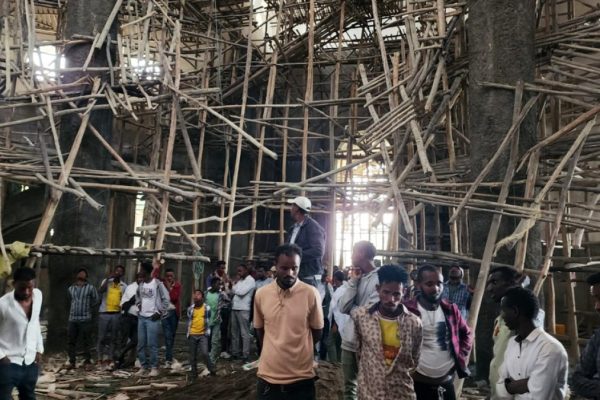 Ap25274592489249 1759355329.jpg