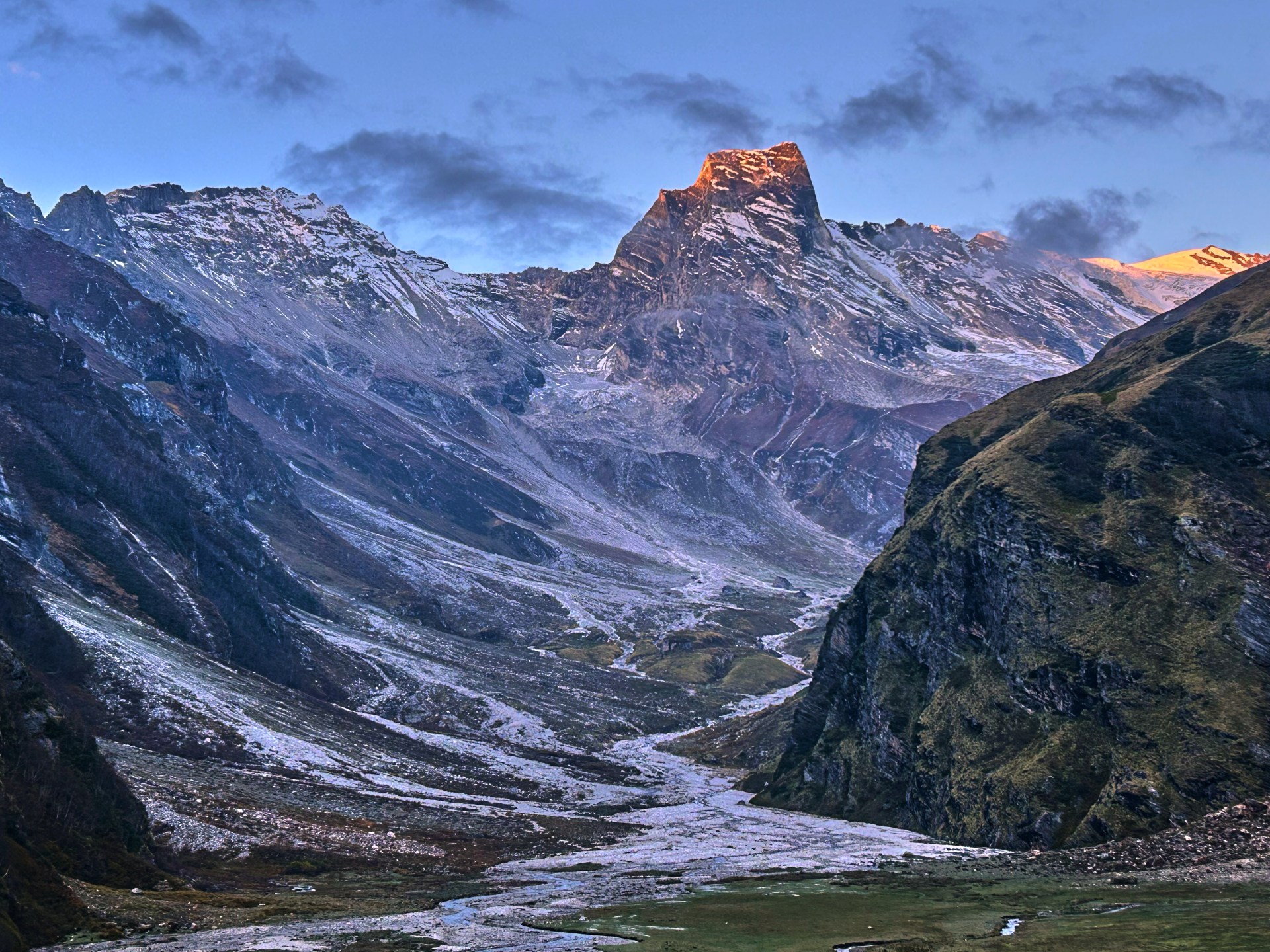 Ap25287262314540 1760515341.jpg