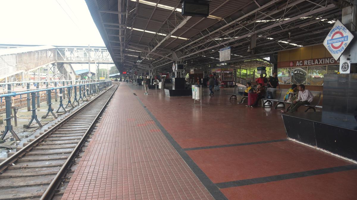 Vsp29 railway station202.jpg