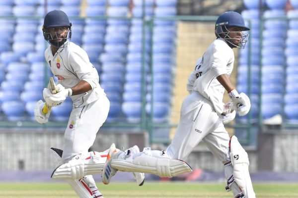 09 ranji trophy match delhi pondicherry 04 11 delhi.jpg
