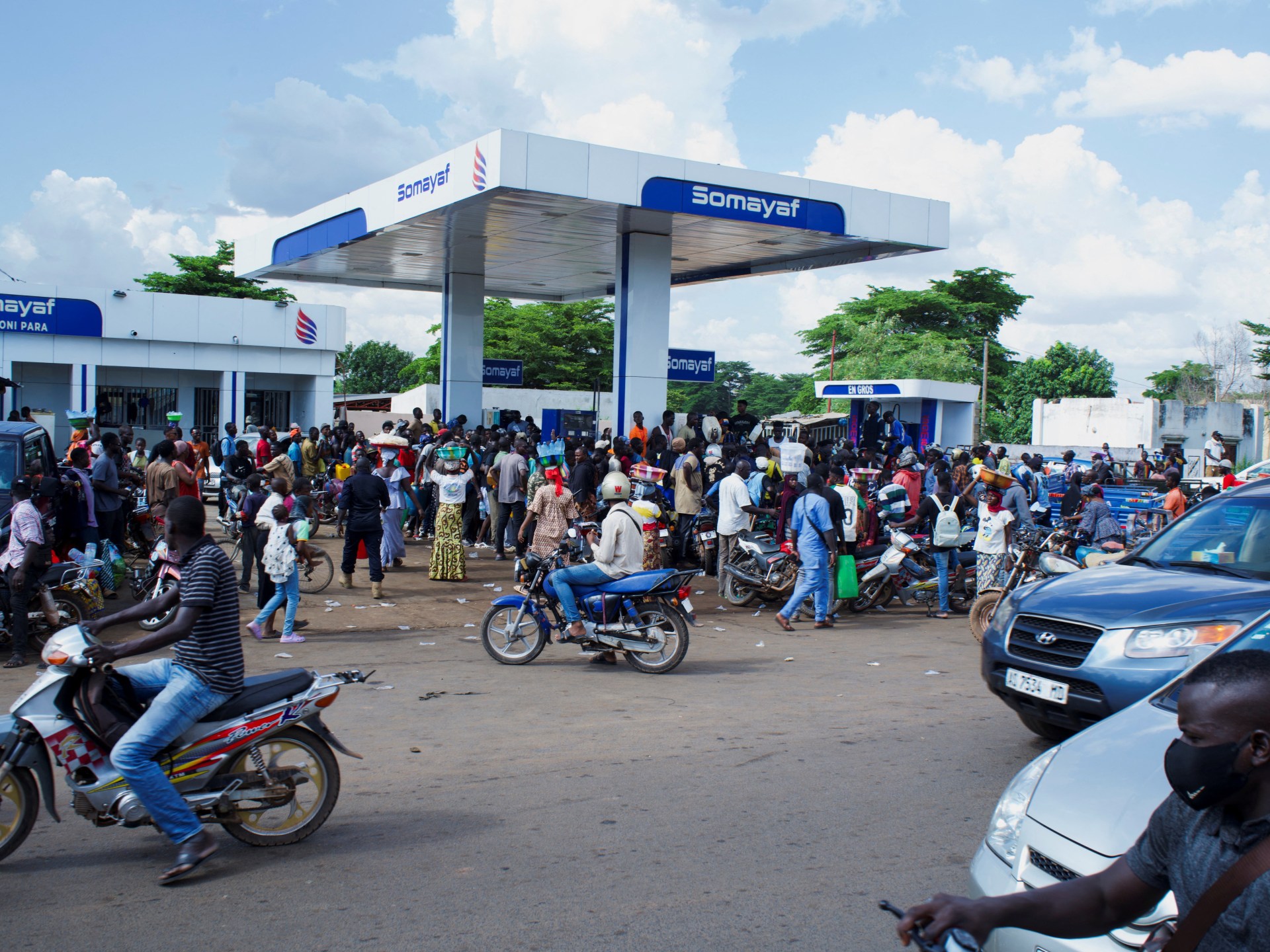 2025 10 08t155856z 900644525 rc227hap4jok rtrmadp 3 mali security fuel 1761923747.jpg