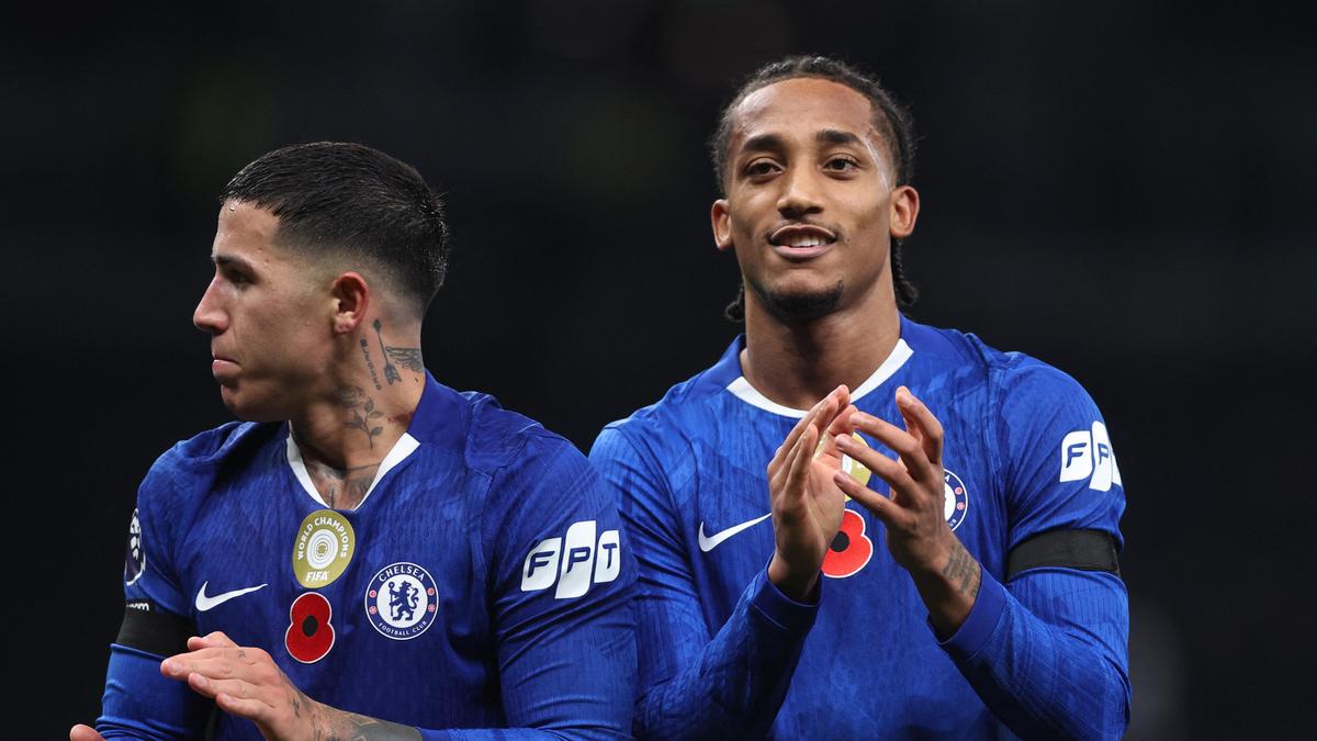 2025 11 01t194052z 1805810840 up1elb11io2ys rtrmadp 3 soccer england tot che.jpg