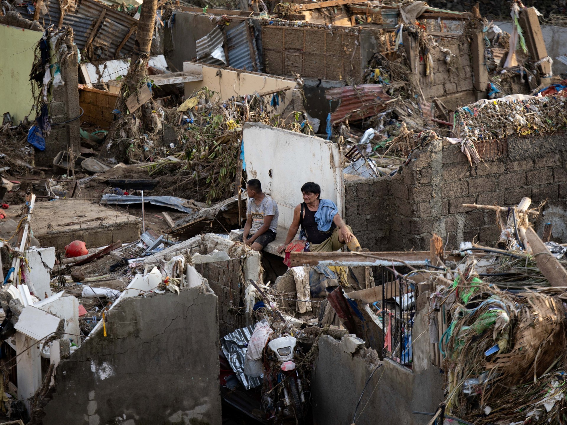 2025 11 06t104458z 638610095 rc2wqhada1pa rtrmadp 3 asia weather philippines 1762442057.jpg