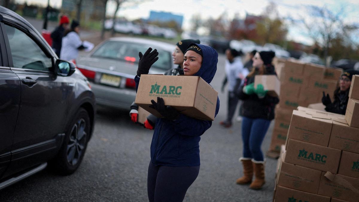 2025 11 08t002906z 1766255371 rc24rha10ixf rtrmadp 3 usa trump snap order compliance.jpg