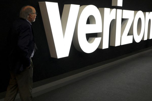 2025 11 13t161411z 447366154 rc2rvhambtp9 rtrmadp 3 verizon layoffs 1763062787.jpg