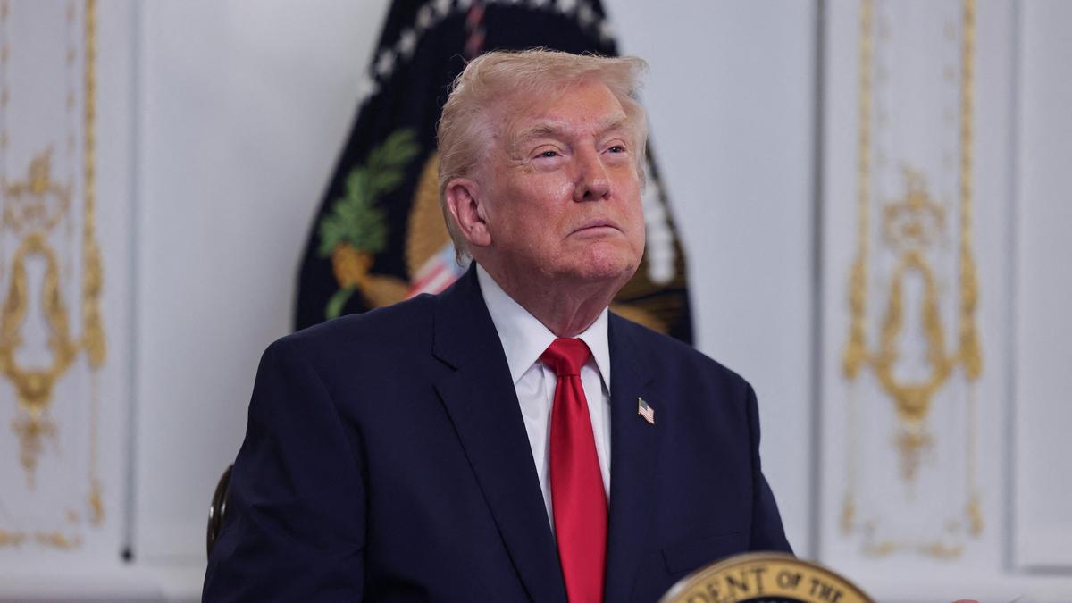 2025 11 27t235904z 275810039 rc2b5ia1zaay rtrmadp 3 usa thanksgiving trump.jpg