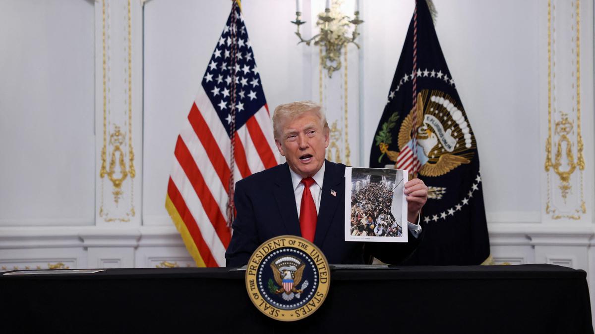 2025 11 28t001128z 151950780 rc2b5iaxxmr0 rtrmadp 3 usa thanksgiving trump.jpg