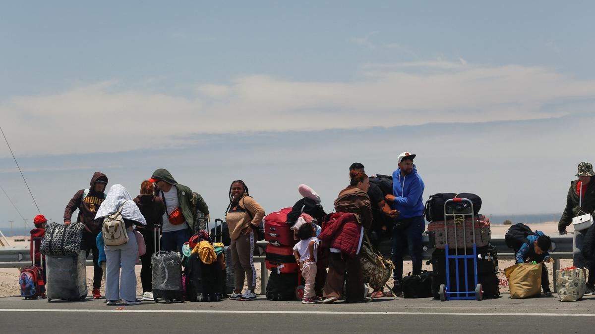 2025 11 28t200718z 985925243 rc2r5iayrd3g rtrmadp 3 migration chile peru.jpg