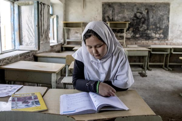 Afghanistan taliban schoolgirls 87446.jpg