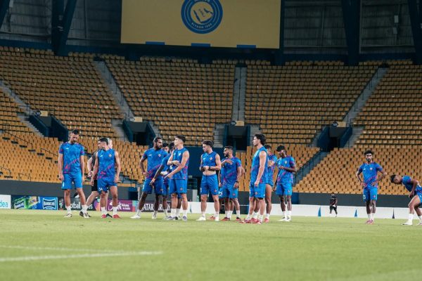 Fcg20team20arrives20at20al awwal20park.jpg