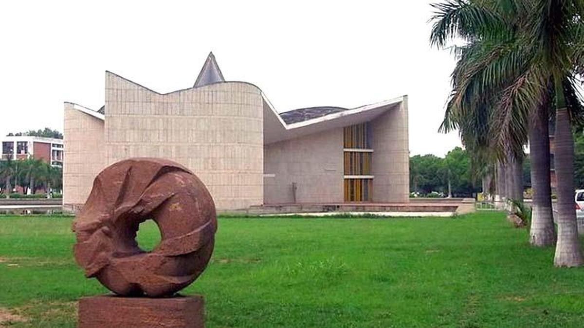 Pu gandhi bhawan.jpg